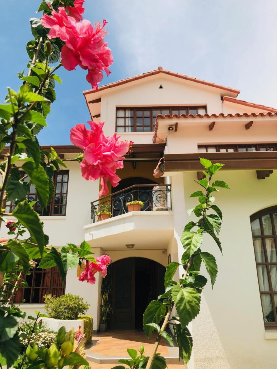 Hotel Boutique La Casa De Margarita Cochabamba Exterior photo